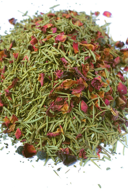 Natural holiday herb blend for chickens with dried rose petals, from Dahlia Pets, ideal for improving chicken health.